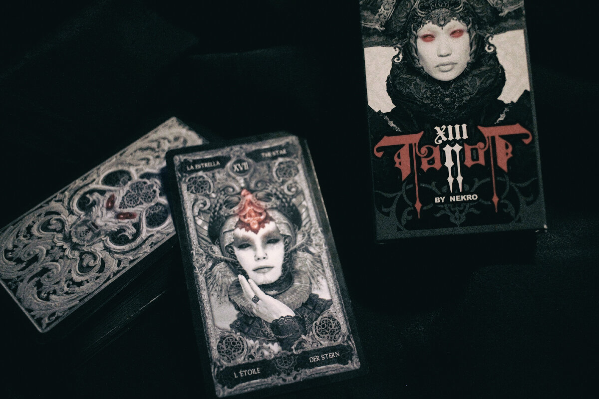 колода, которую подарил мне муж в первые месяцы нашего знакомства