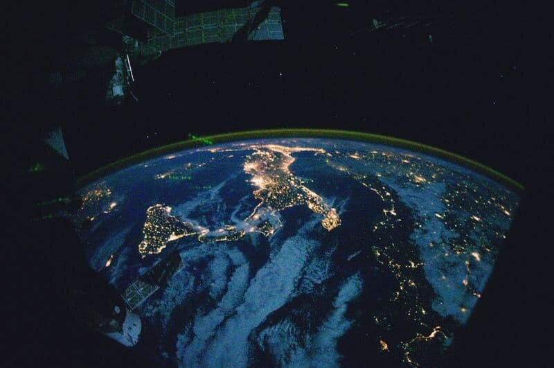 Ночной вид на планету Земля с космоса