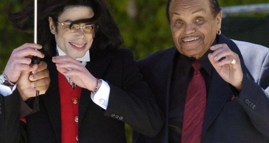 Майкл Джексон с отцом/Фото:https://clck.ru/SYBV8