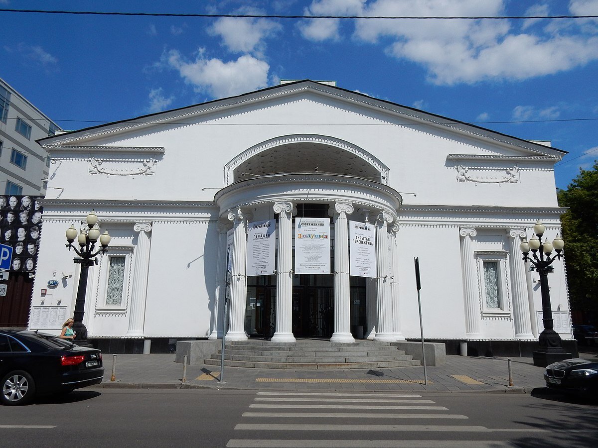 Во дворе в голос молились молокане или адвентисты - точнее мы не узнали |  Москва Советская. | Дзен