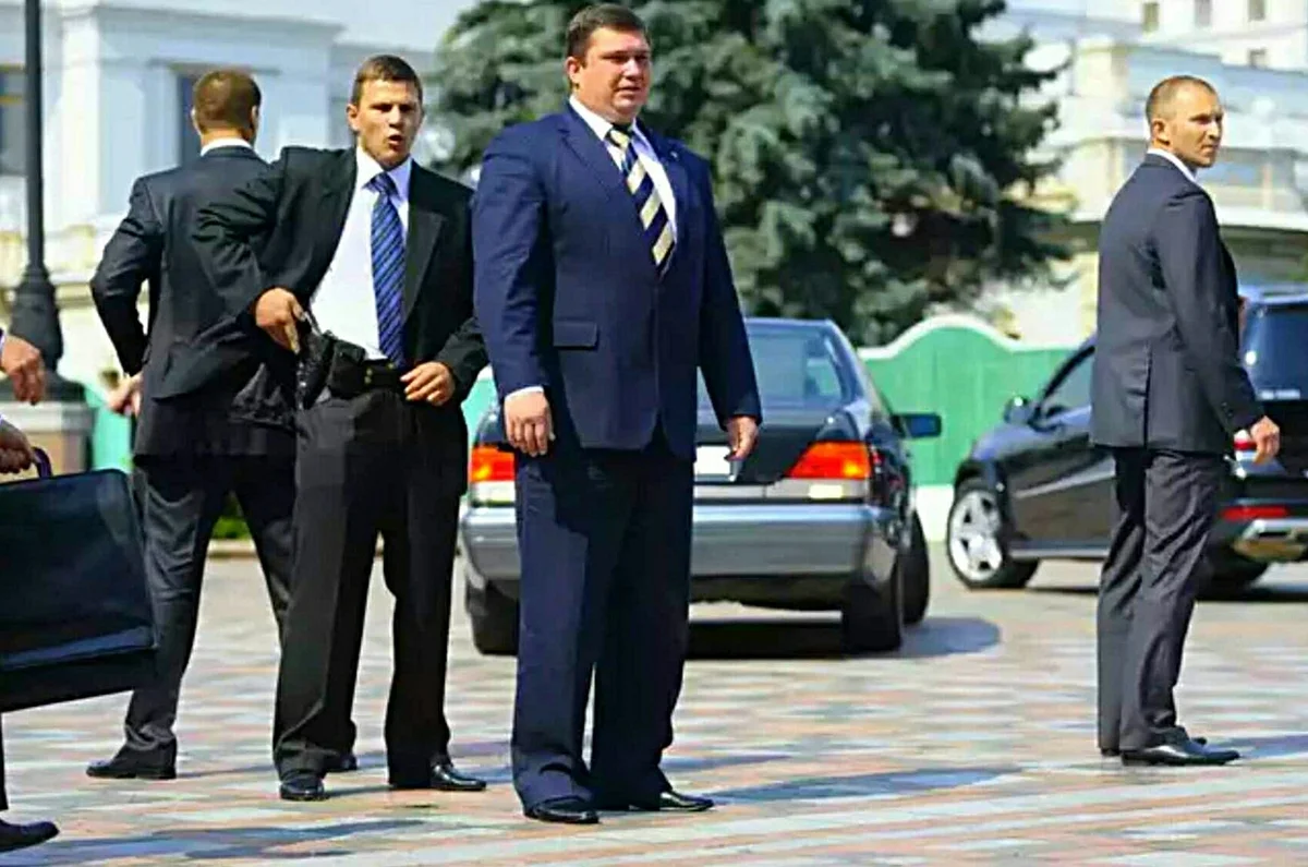 Есть телохранитель