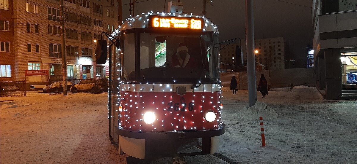 Маршрут номер 6 - это от Московского вокзала до центра Сормова