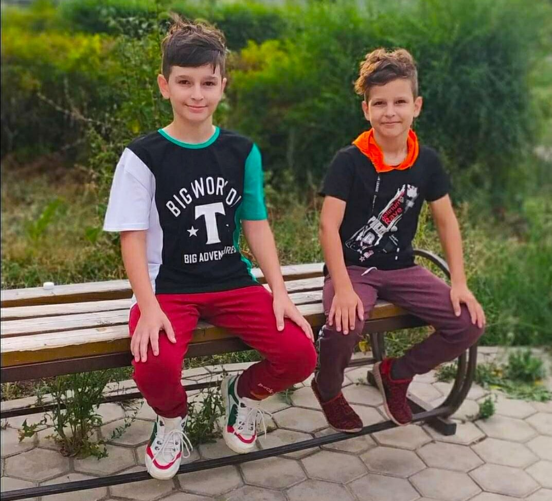 Два брата после спектакля. Фото автора. 