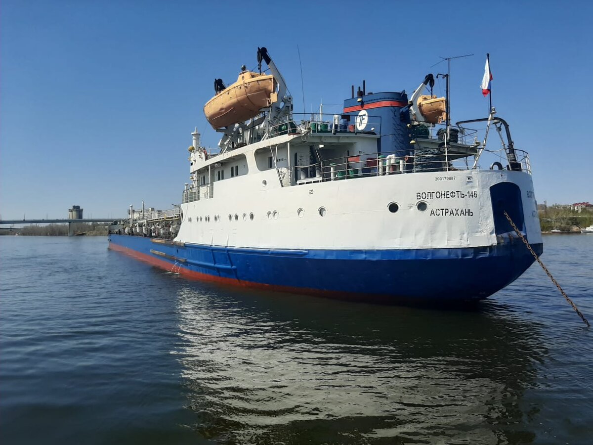 Танкер "Волгонефть-146".  Фото Александр Курлапов