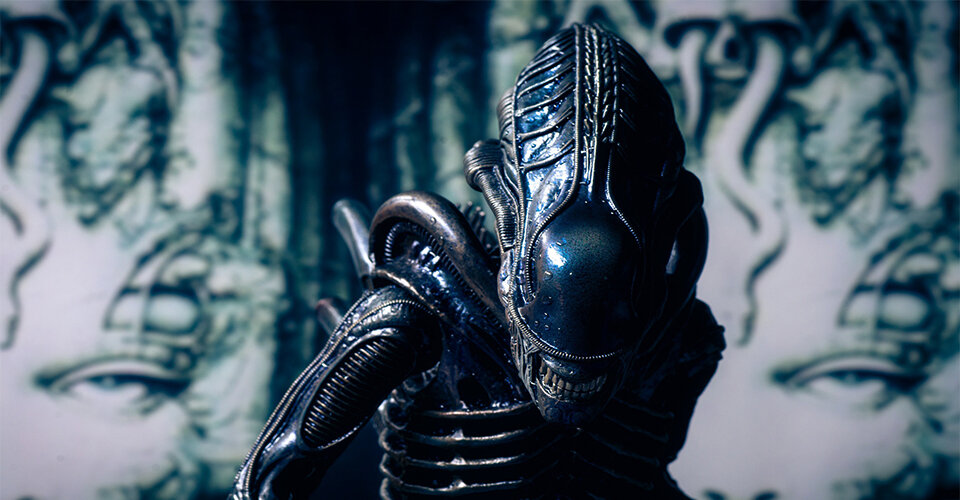 Взято с Яндекс Картинок (https://img4.goodfon.ru/original/2048x1365/5/a3/alien-statuetka-chuzhoi-igrushka.jpg)