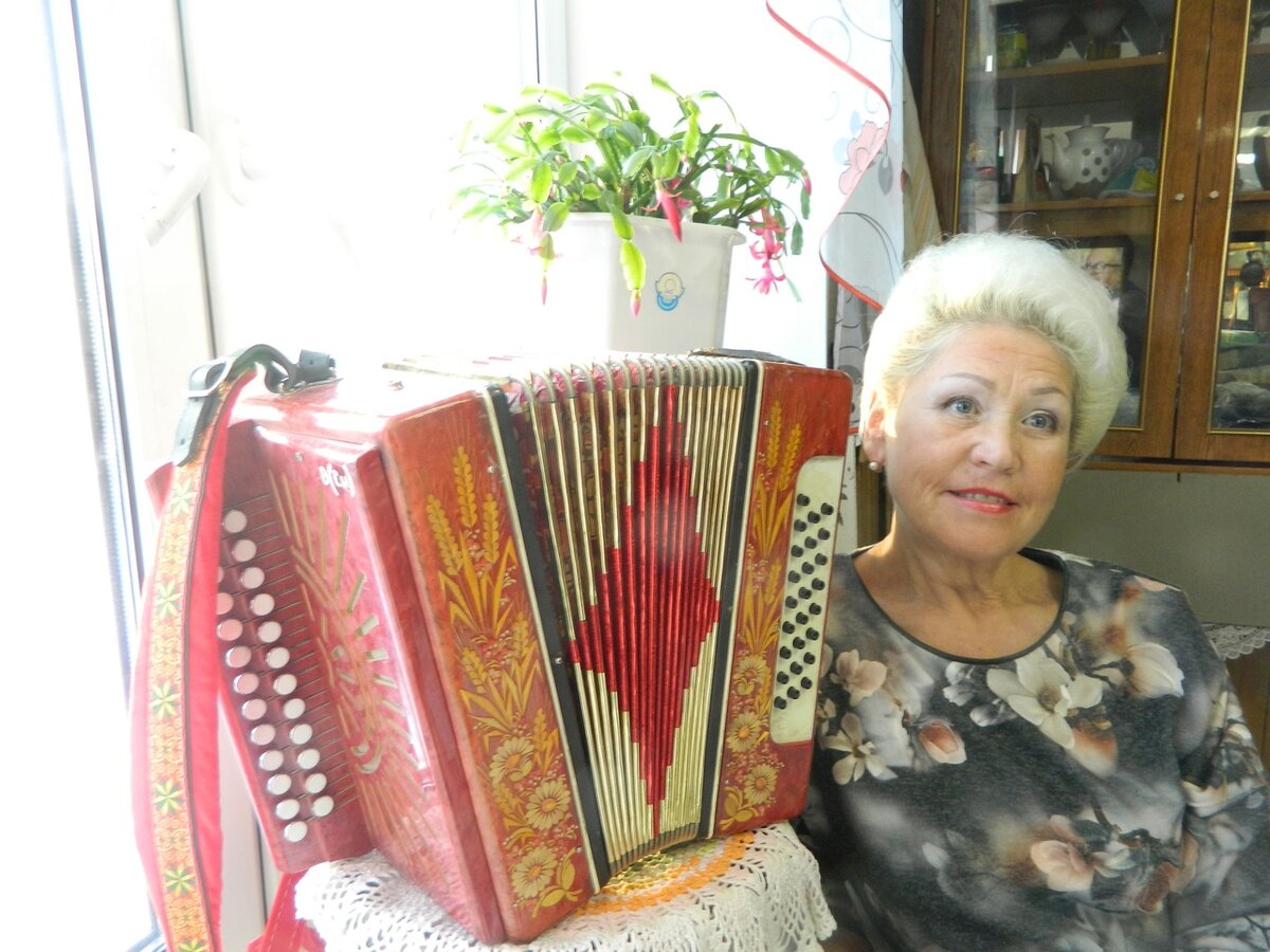 Солистка ансамбля "ЗАВАЛИНКА"