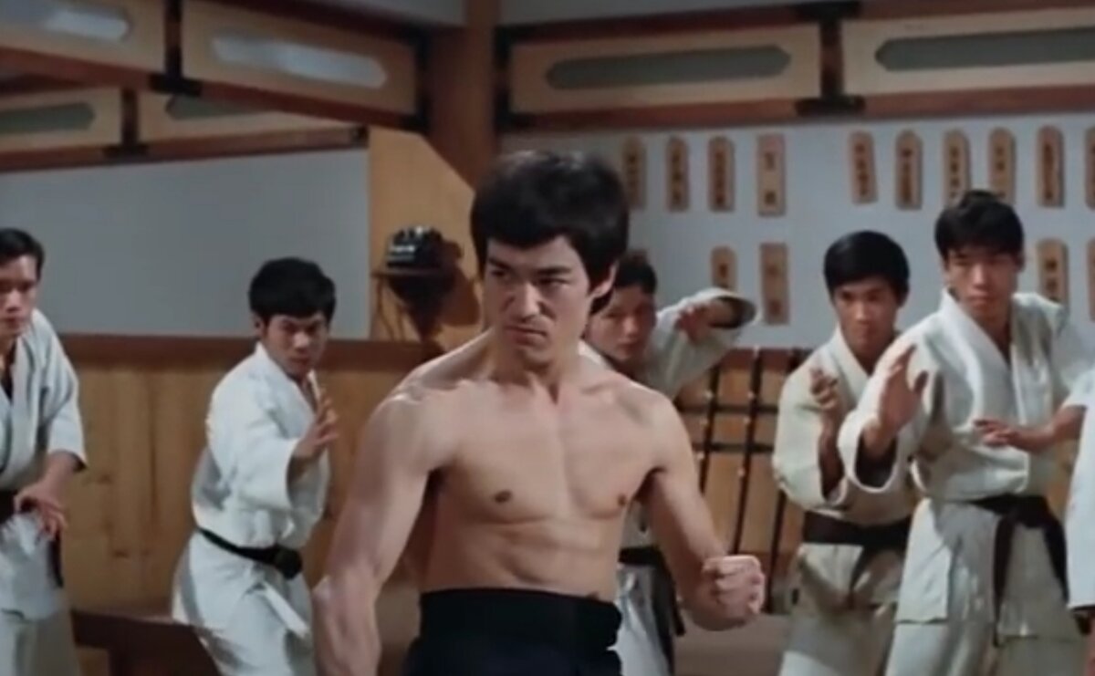 Кадр из фильма "Кулак ярости"