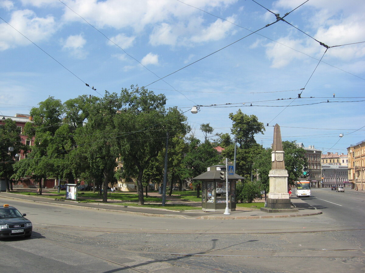 Когда-то площадь Репина виделась совсем по-другому