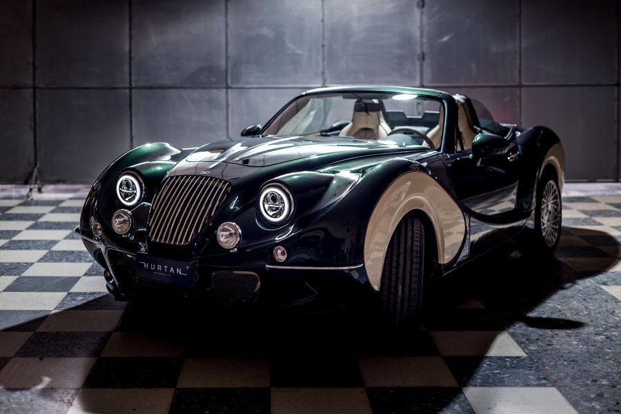 Вид спереди