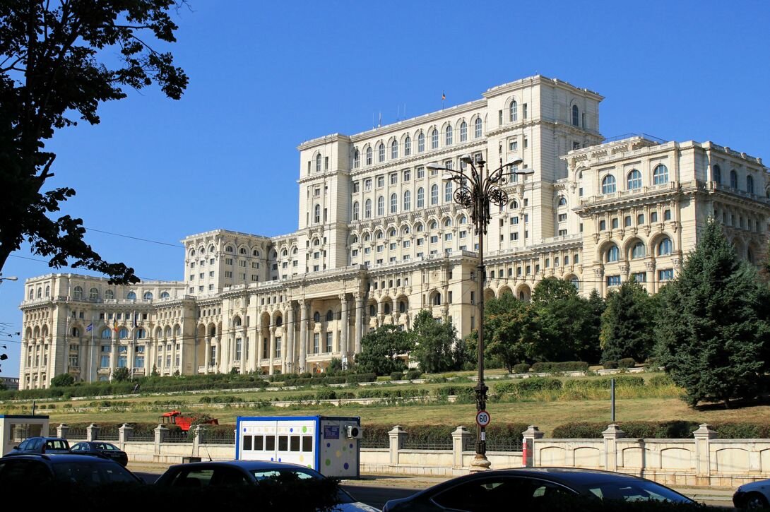 в бухаресте дворец парламента