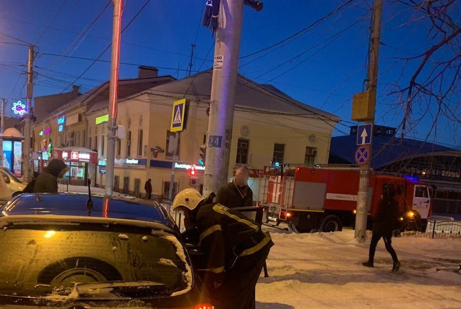 Новости сегодня калуга последние свежие. МЧС Калуга. ДТП Калуга улица Кирова сейчас. ДТП Рылеева Кирова.