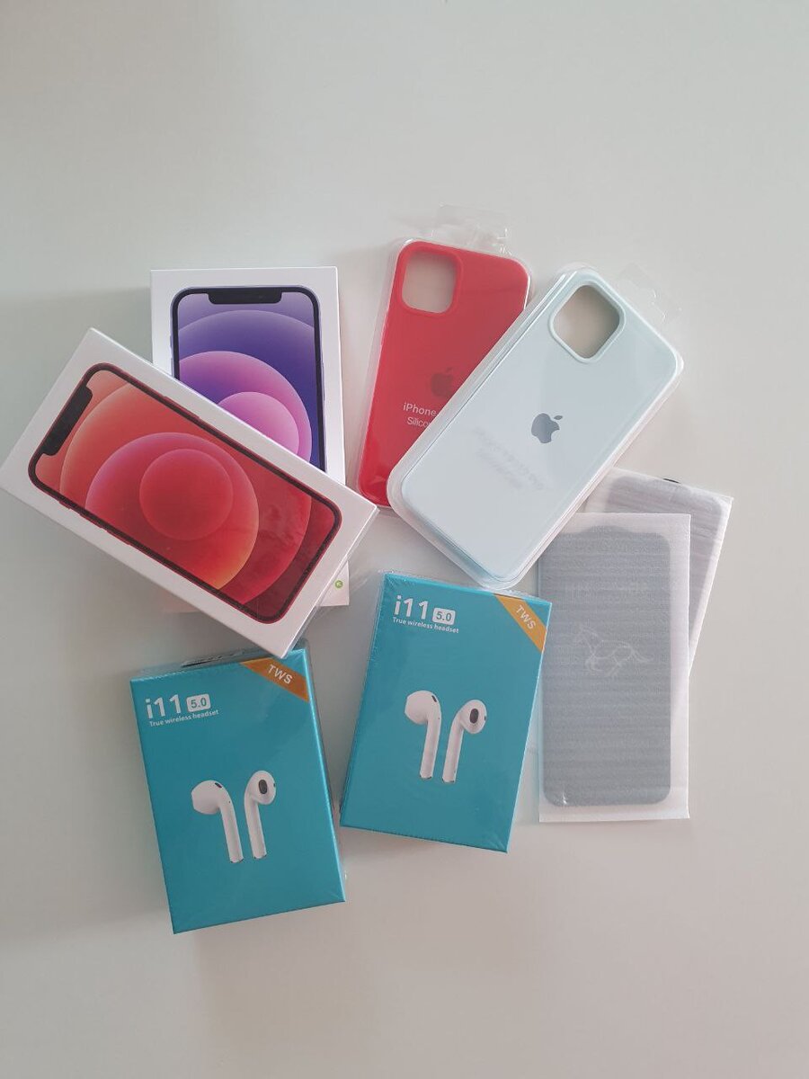 Определите по фото, какие это телефоны?