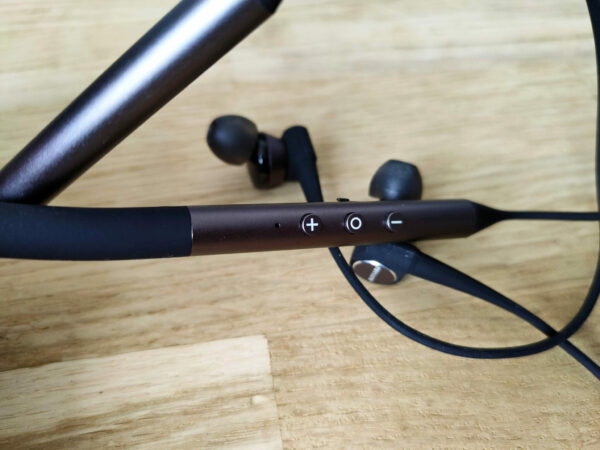Обзор беспроводных наушников Creative Aurvana Trio Wireless: таких вкладышей еще не было5