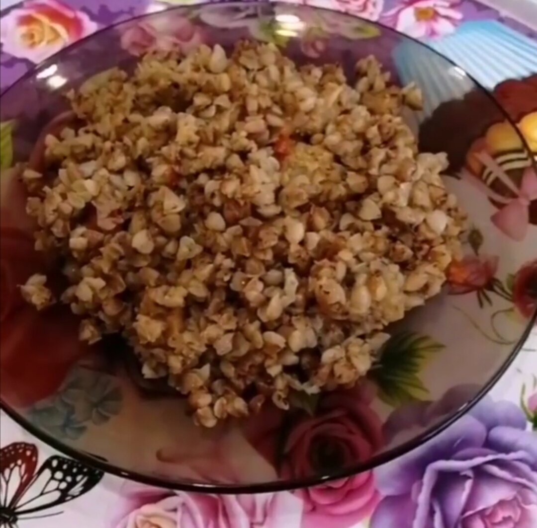 Готовлю это блюдо для своей семьи😋Гречка получается очень вкусная,  рассыпчатая и ароматная. Мясо мягкое и сочное. Попробуйте - не пожалеете!!!
