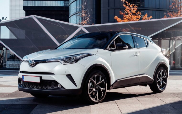 Toyota C-HR 2018 гибрид