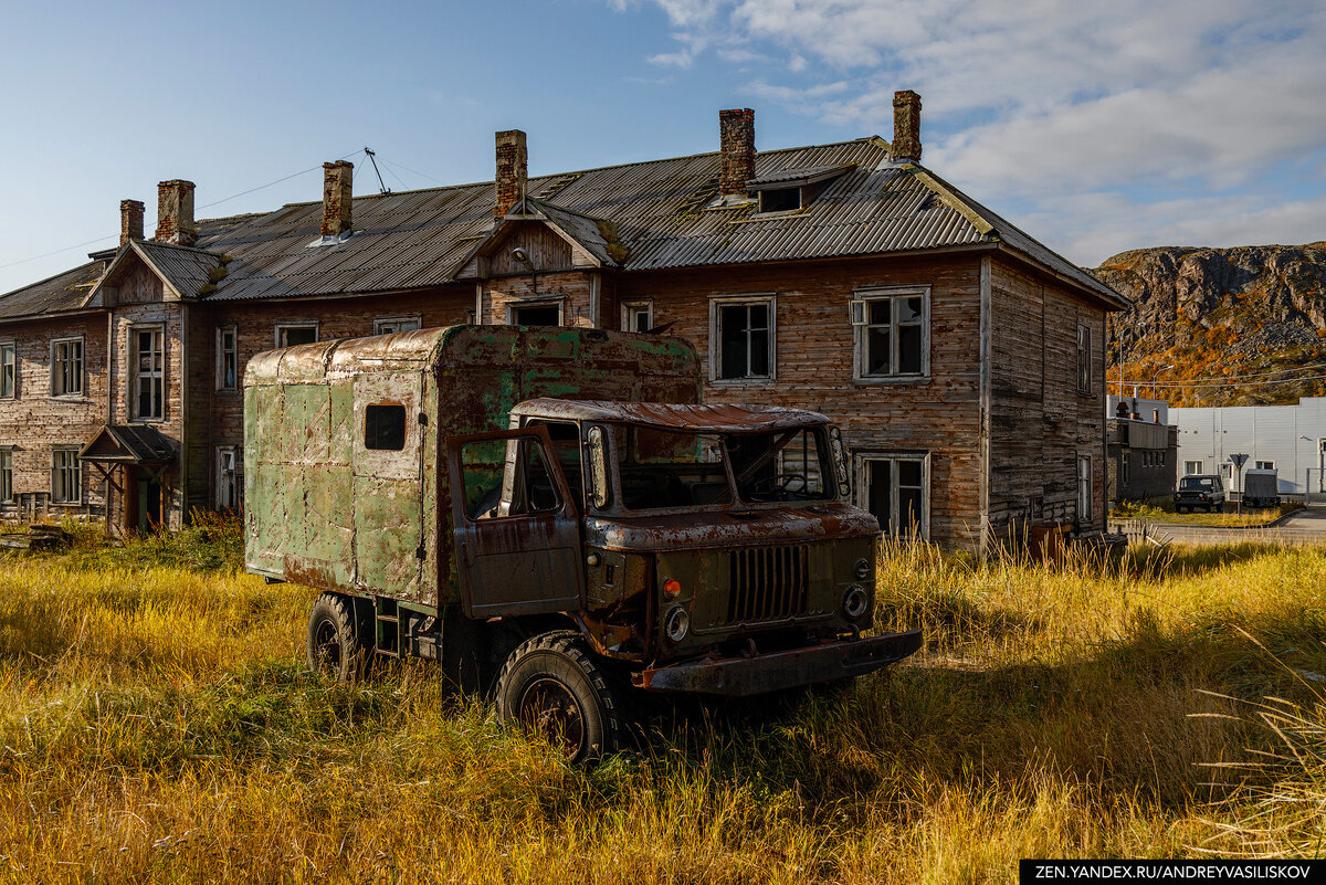 Заброшенный ГАЗ-66 в Териберке