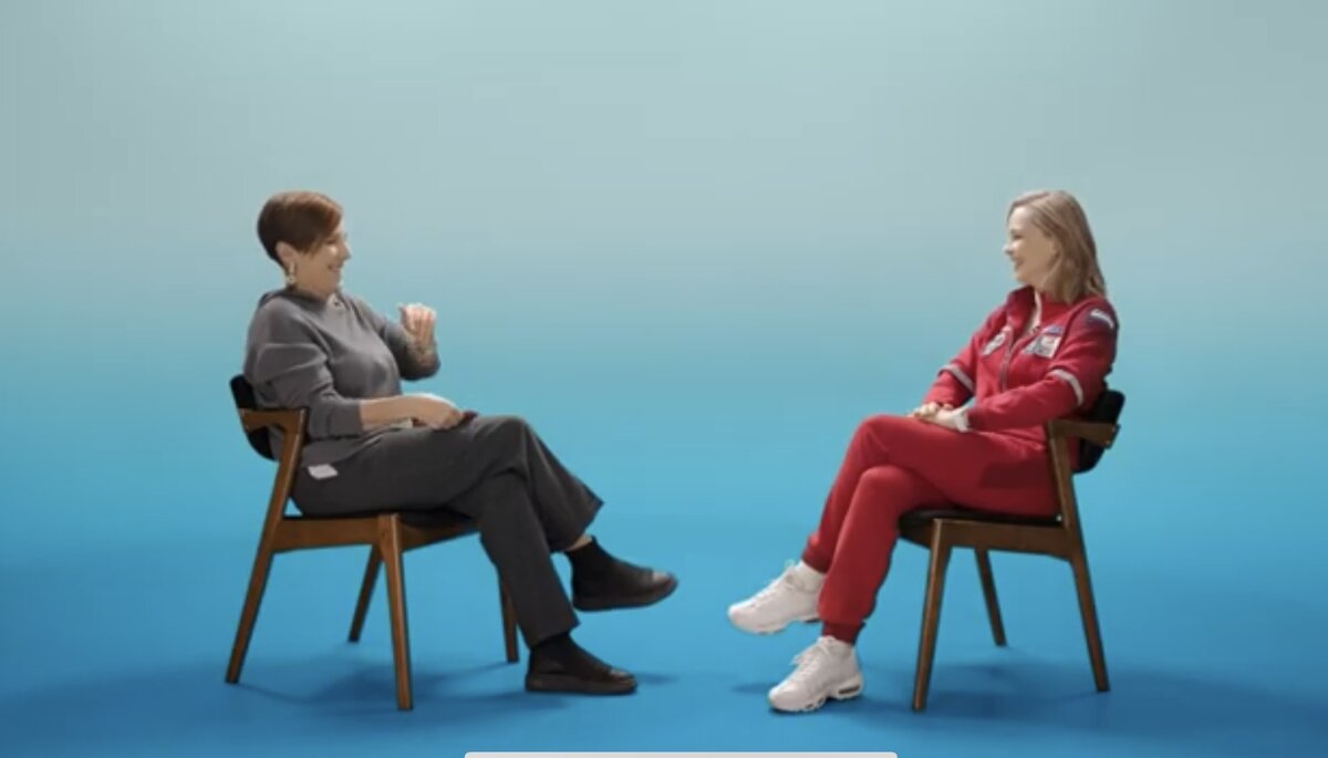 Кадр из интервью Юлии Пересильд Катерине Гордеевой