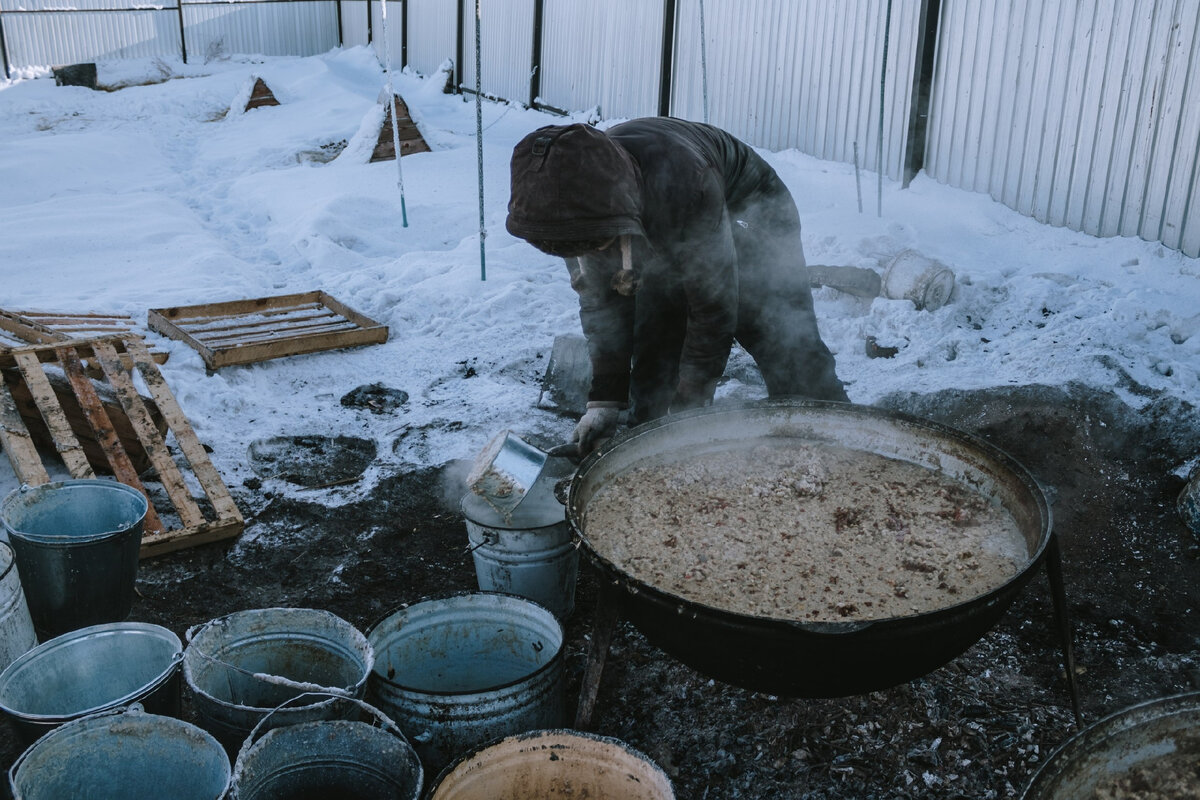 Варю кашу. Пять котлов