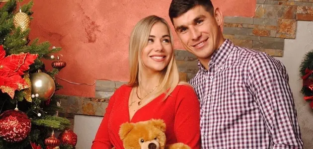 Малиновские в Эмиратах . Источник :  instagram жены футболиста  