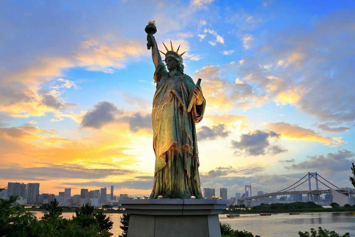статуя в нью йорке