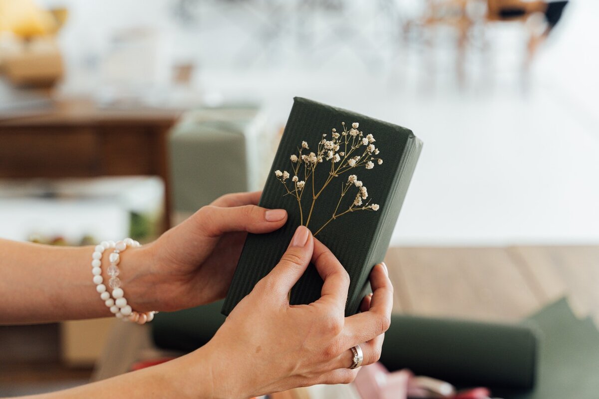 Подарки являются одни из способов проявить свое внимание. Фото: Pexels.com 