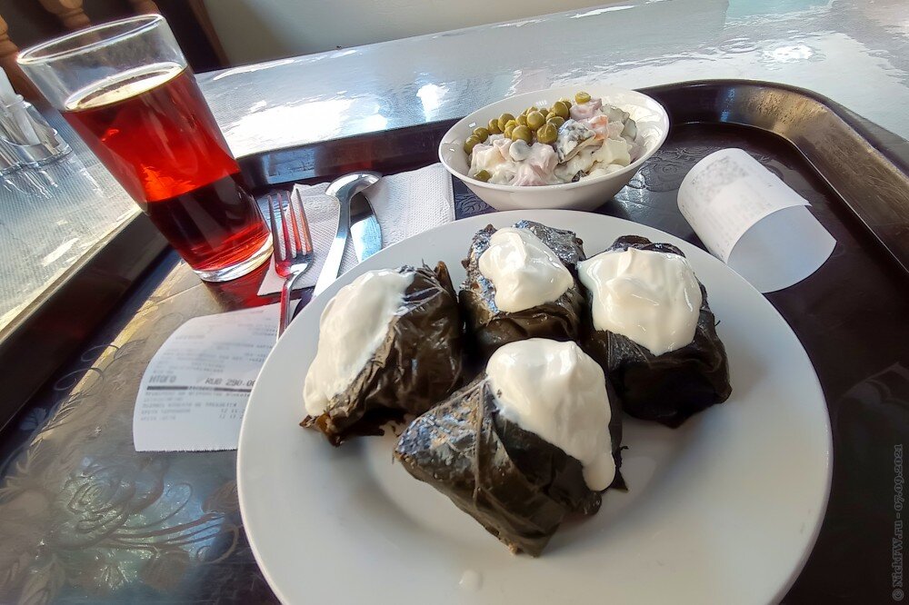 2. Еда в Полёте... © NickFW.ru — 07.09.2021г.