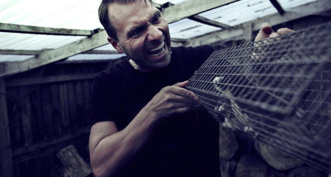 Странный он какой-то...