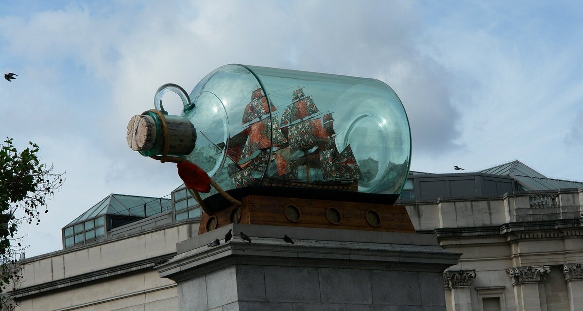     Искусство запузыривания: как собирают модели кораблей в бутылках