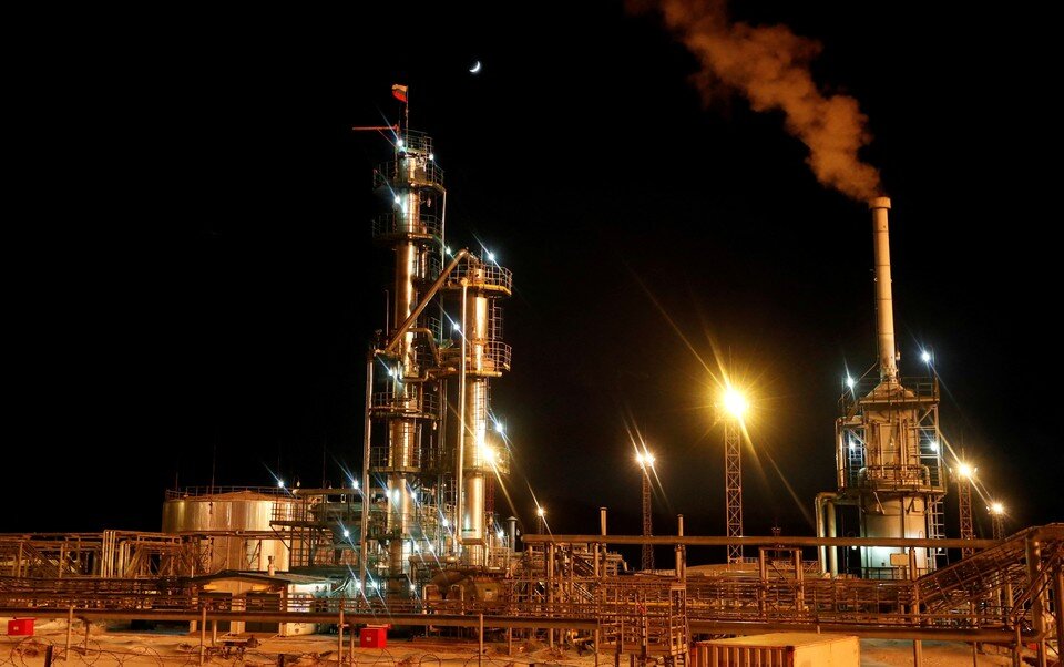     Поставку нефти в Словакию приостановили по нитке "Дружбы" из-за перебоев с энергией в Украине  REUTERS