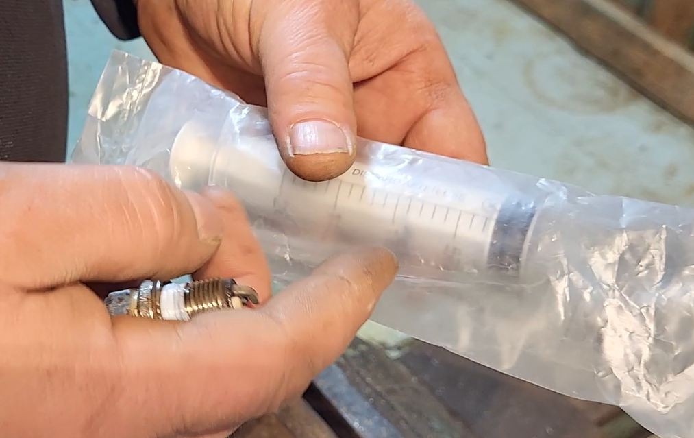 шприц, свеча