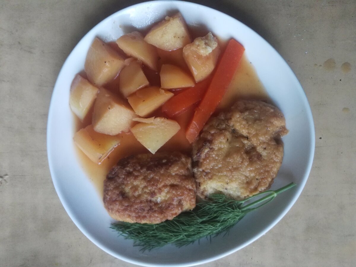 Рыбные котлеты с картошкой
