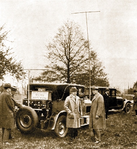 Редкие кадры первой автомобильной антенны приёма радиосигнала