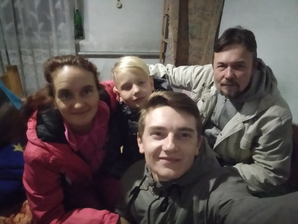 Перед отъездом, хорошая примета "сесть на дорожку".