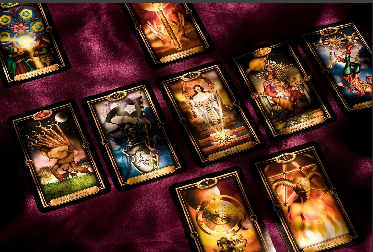 Создатели передали свое видение символов и знаков,  дополненное индивидуальной практикой и неожиданными открытиями.