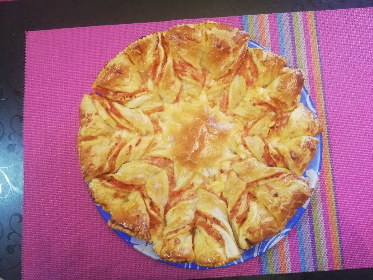 Пироги с беконом и сыром