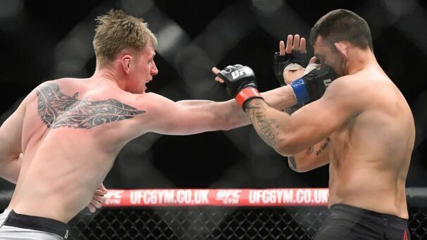  Волков уверен в преимуществе перед Блэйдсом в стойкеFightnews.info3