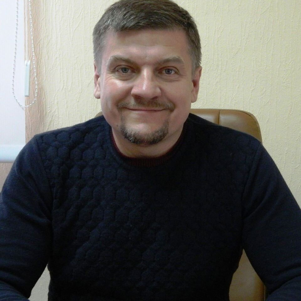 Агент-аукционист Андрей Отморский. 