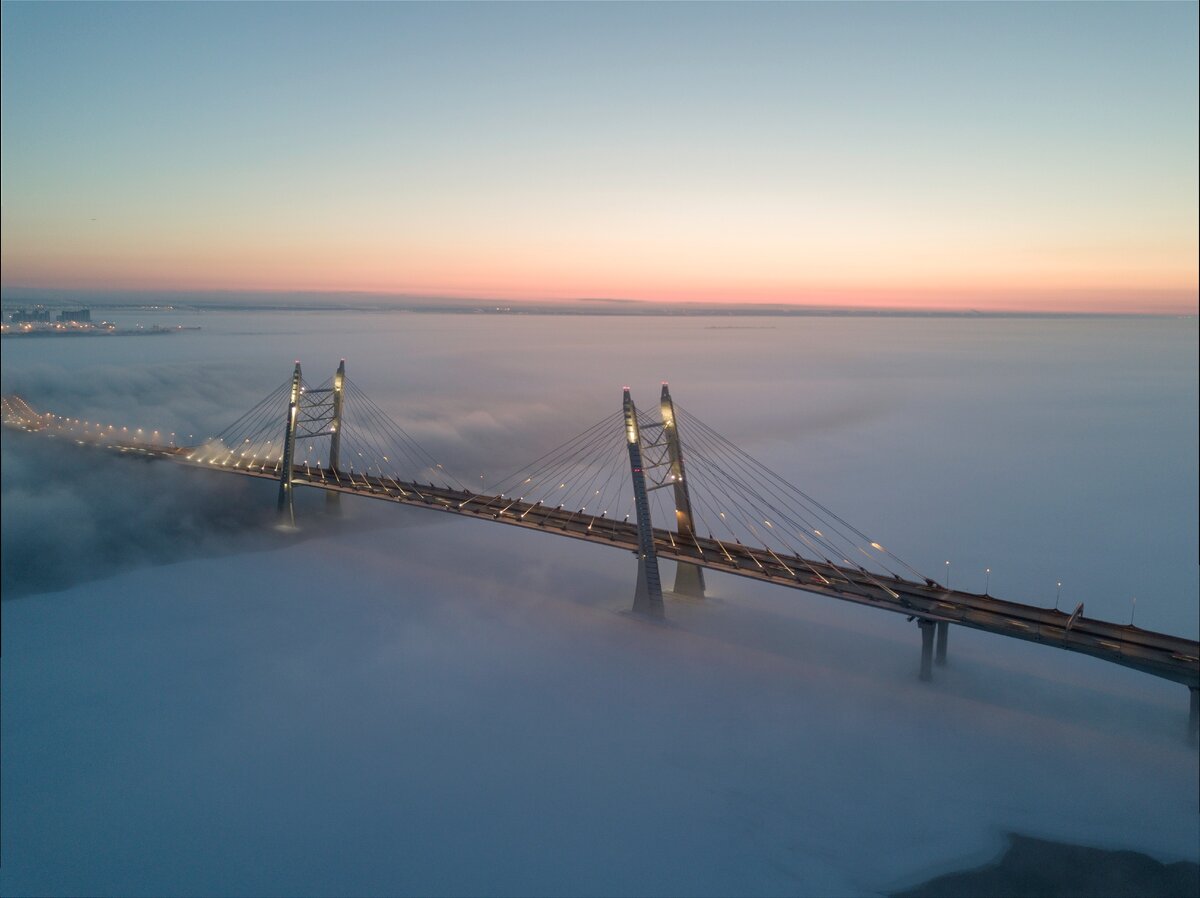 Вантовый мост через Корабельный фарватер. Фото: Евгений Шелепин. 