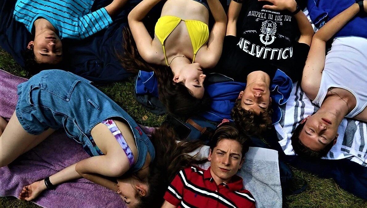 Кадр из свободных источников «В час пик» (2018)