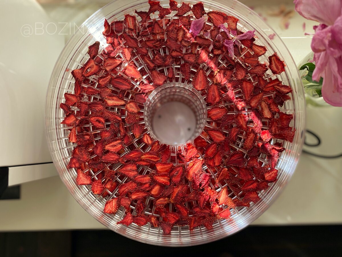 Готовая сушеная клубника