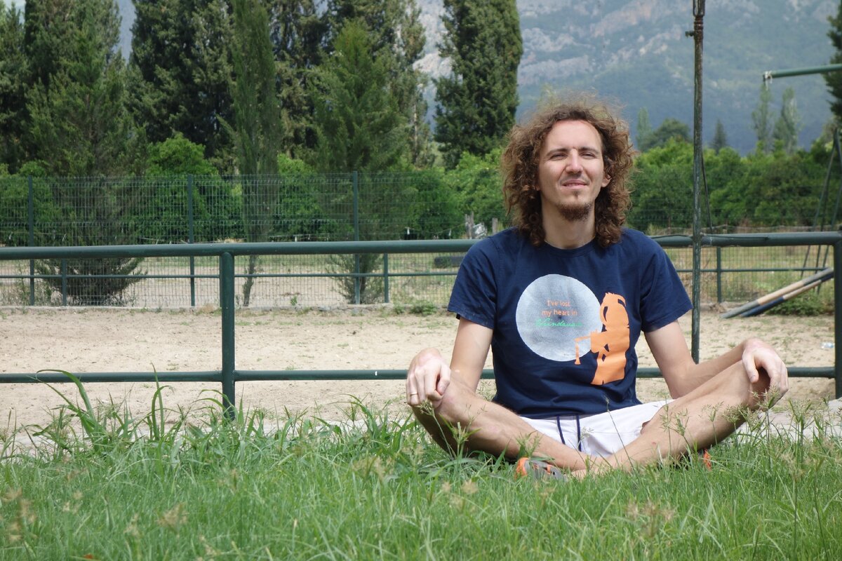 Привет, меня зовут Влад Гурьянов, я автор этого блога