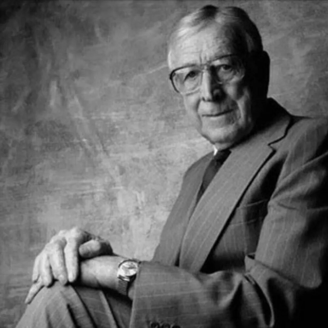 Джон Роберт Вуден -  американский баскетболист и баскетбольный тренер