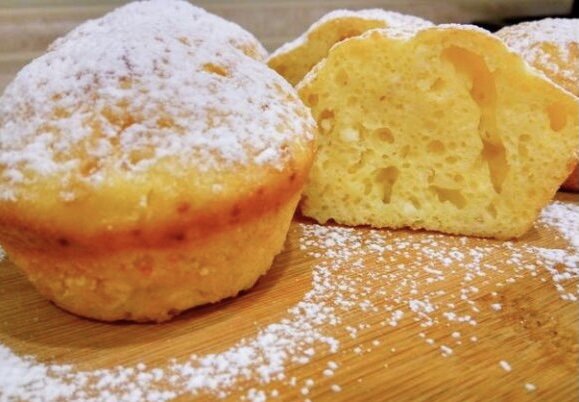 Картинка не моя ! К сожалению, сфотографировать не успела, но нашла очень подходящую и похожую фотографию наших будущих капкейков!