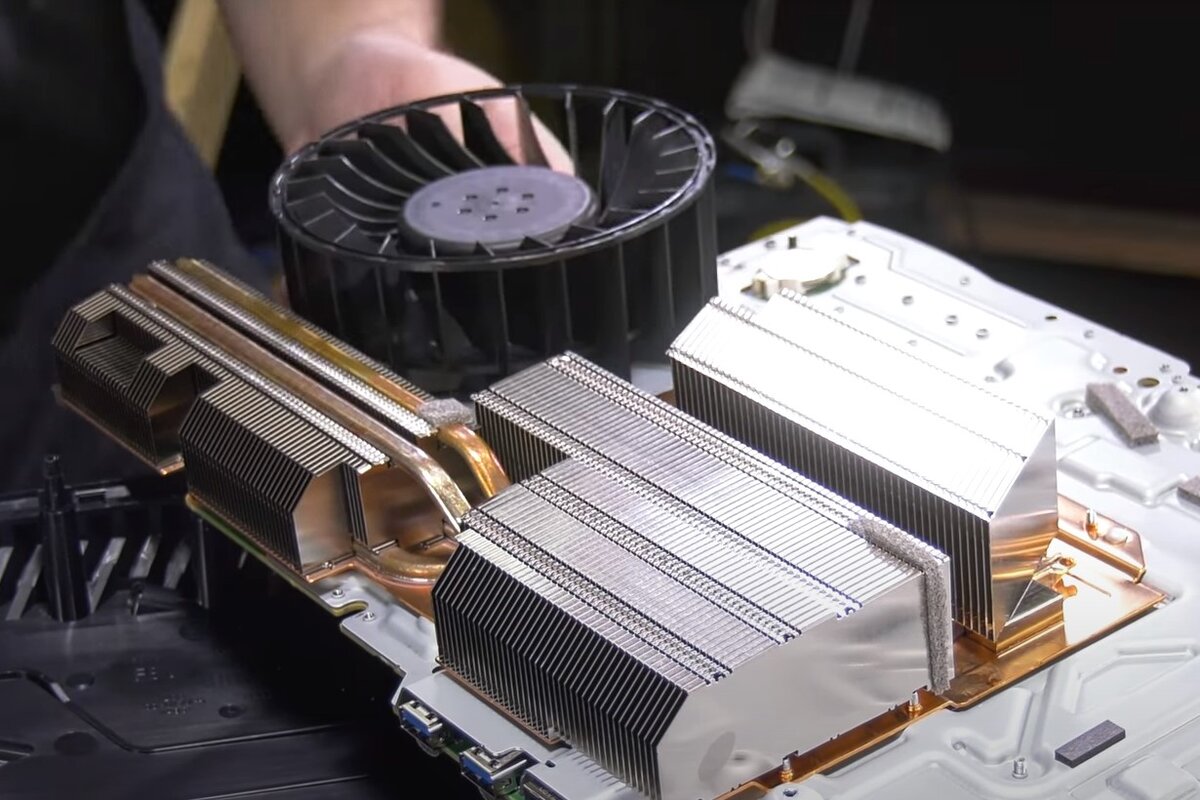 как продует этот вентилятор данную систему охлаждения - для меня загадка? 