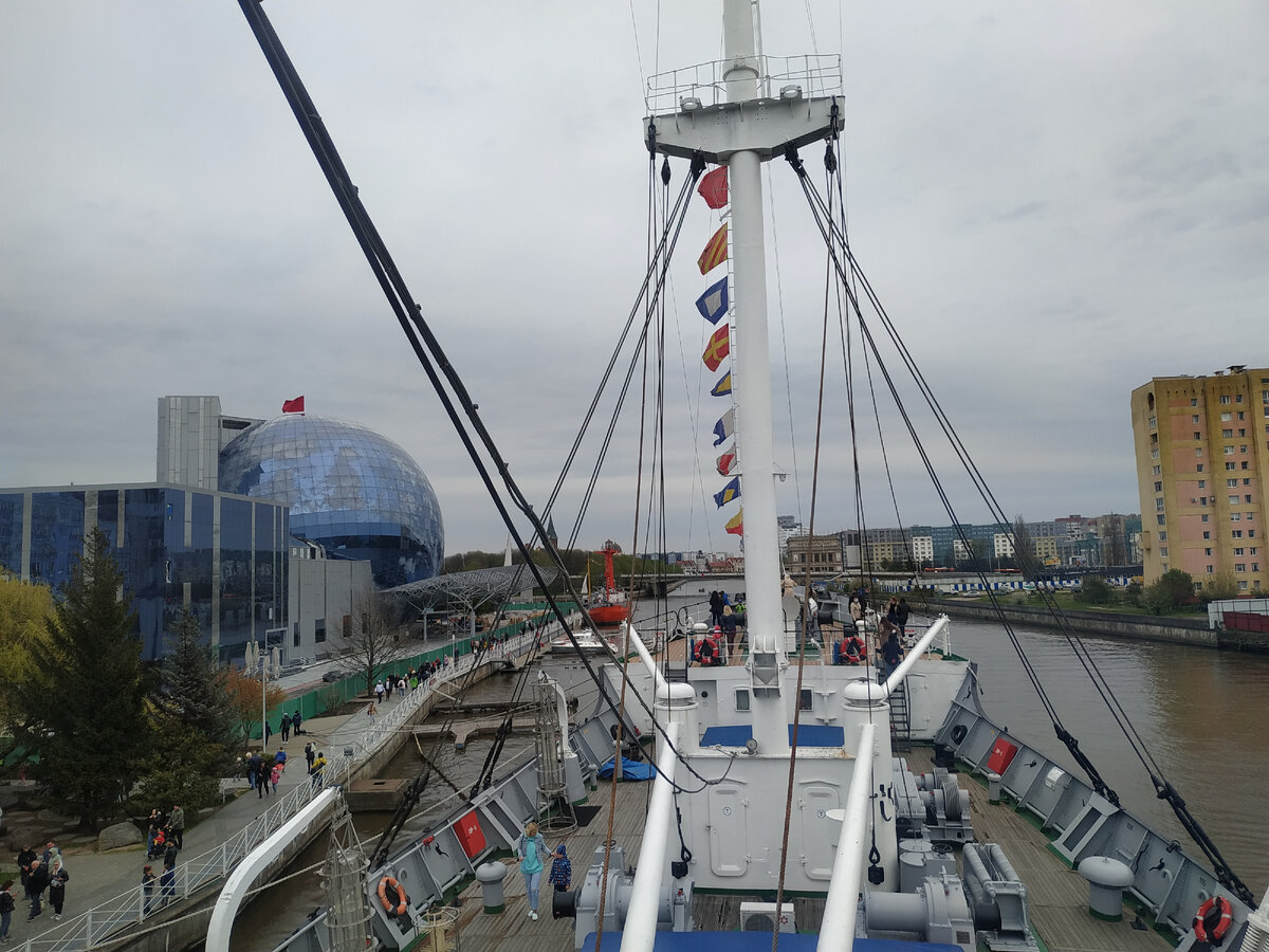 Вид на набережную-музей с борта "Витязя"