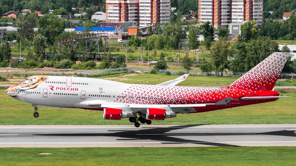 Boieng 747-400 „Тигролëт” а/к „Россия”.