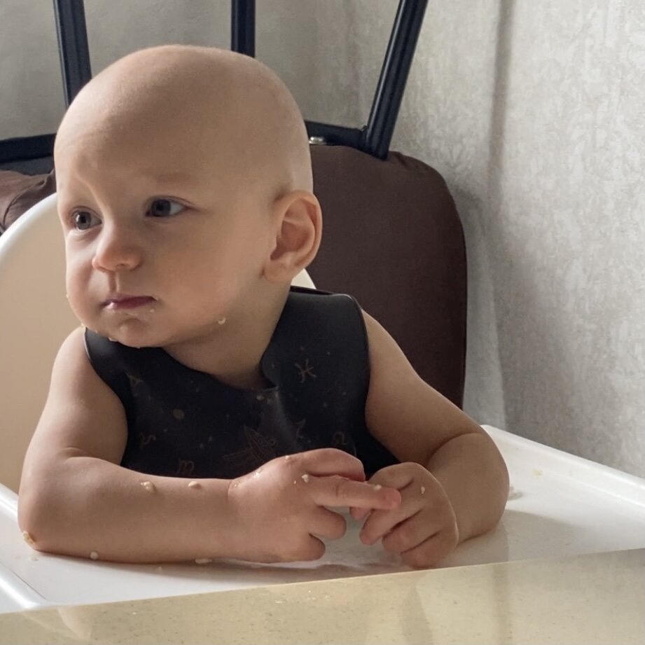 «Не повезло тебе, брат. Но не расстраивайся, я за двоих буду есть ВСЁ!».