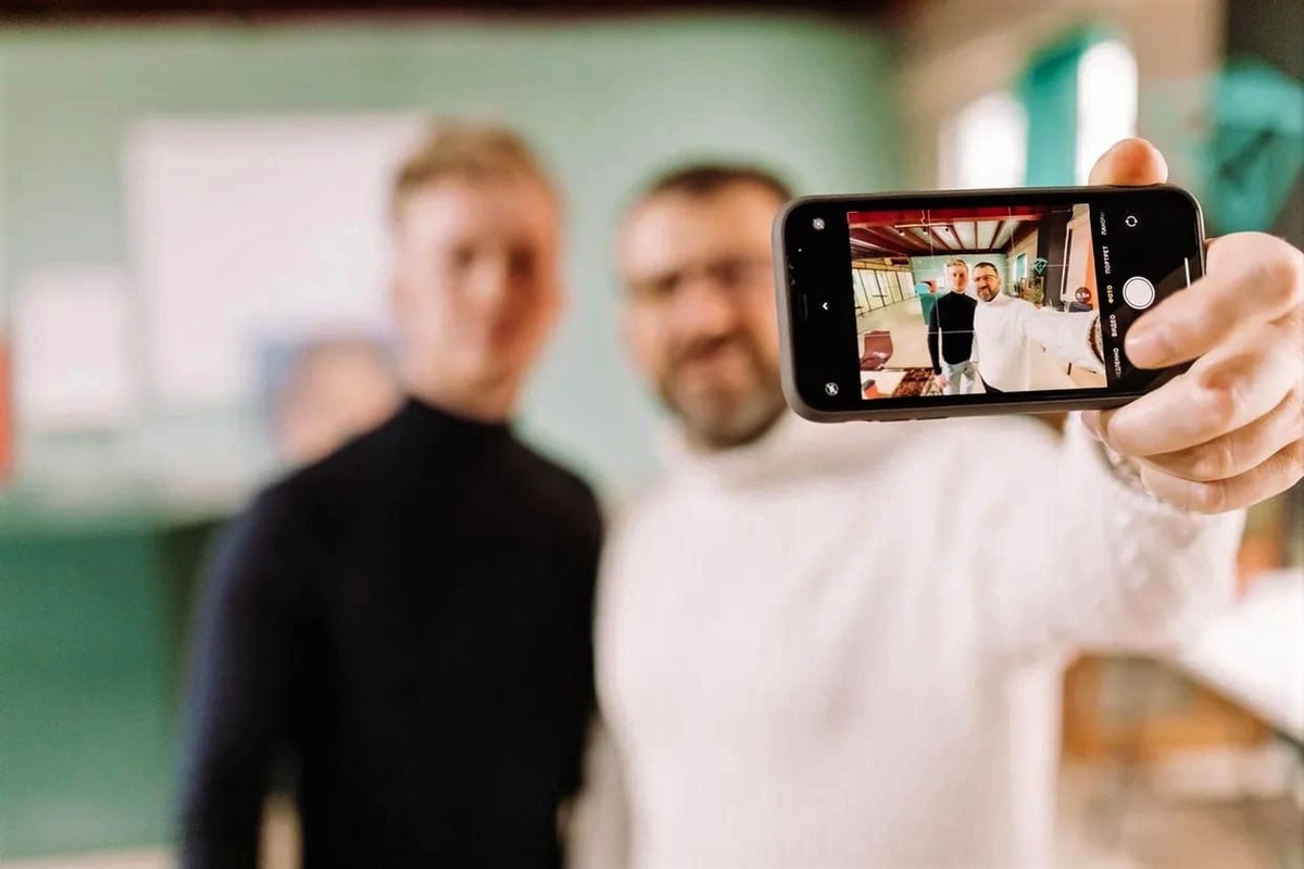 Нашел минутку на отдых. Не все время же работать!