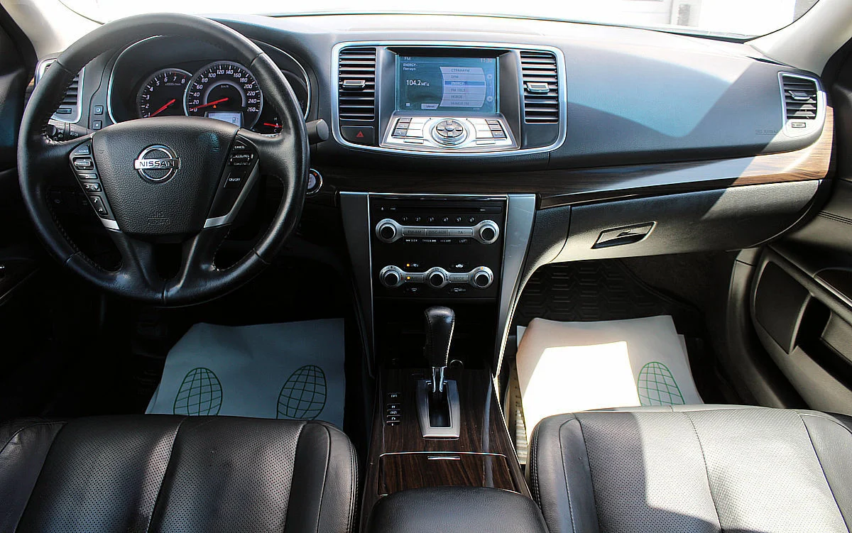 Фото можно листать