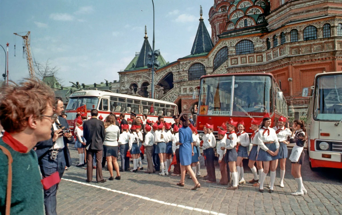 Советское прошлое: Простые лица СССРовских граждан на старых фотокарточках. Источник фото: fishki.net